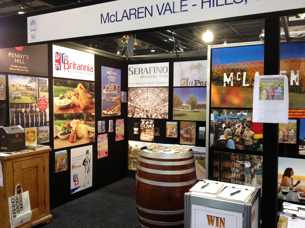 EasyKayaksAtTheRoyalAdelaideShowMcLarenBooth2 Easy